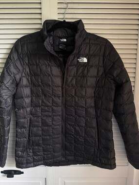 The North Face Womens ThermoBall Eco Insulated Quilted Jacket Black Medium